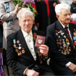 Ветеранам Феодосии вручили российские паспорта