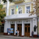 (Русский) Дом офицеров в Симферополе отдадут национальным общинам