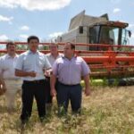 (Русский) Вице-премьер Крыма поздравил хлеборобов с намолотым миллионом тонн зерна