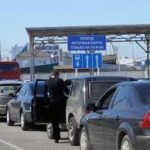 Автомобильная очередь на паром в Крым за сутки сократилась вдвое