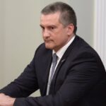 (Русский) Глава Крыма поручил увольнять чиновников за хамство